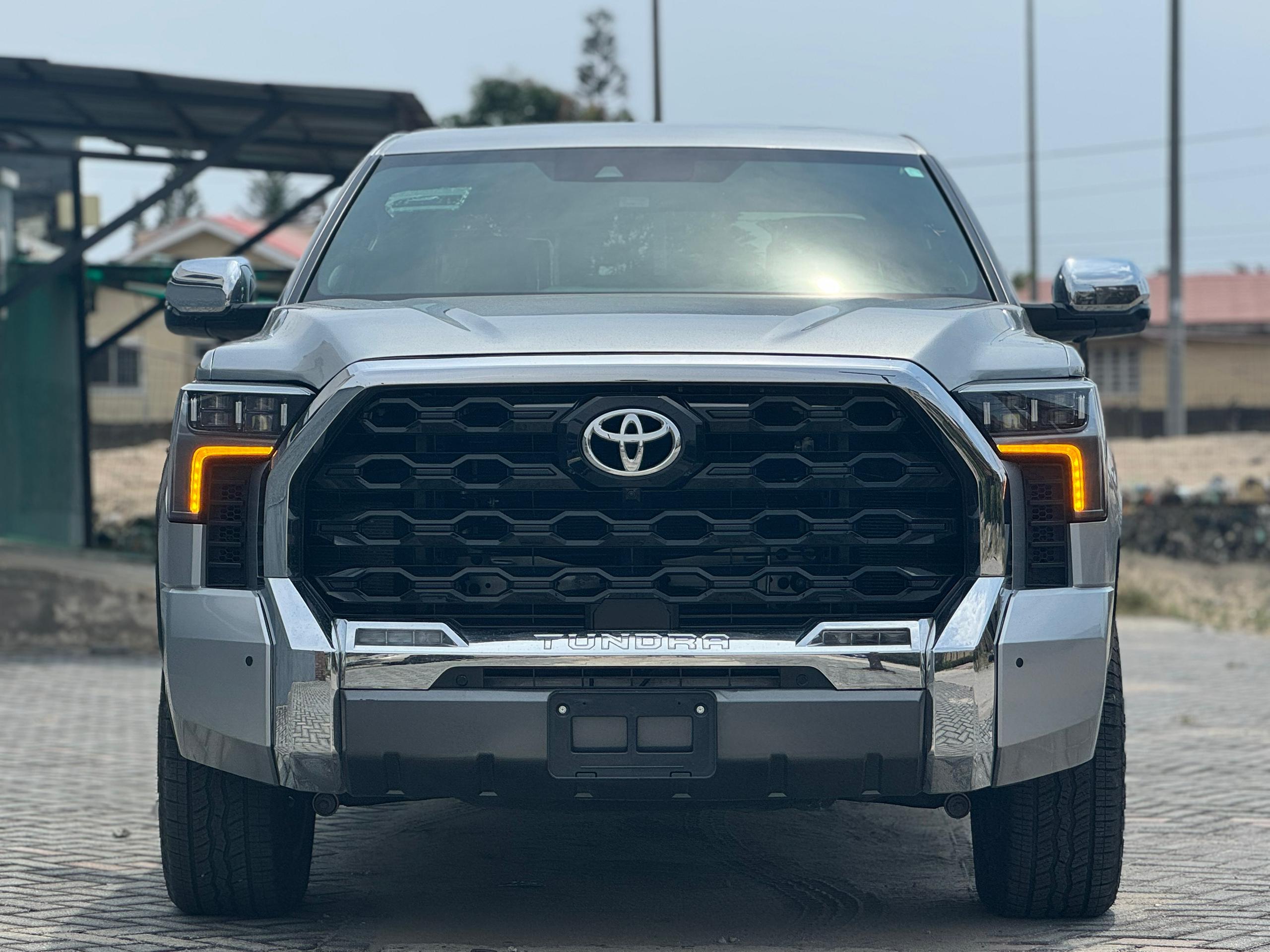 TOYOTA TUNDRA